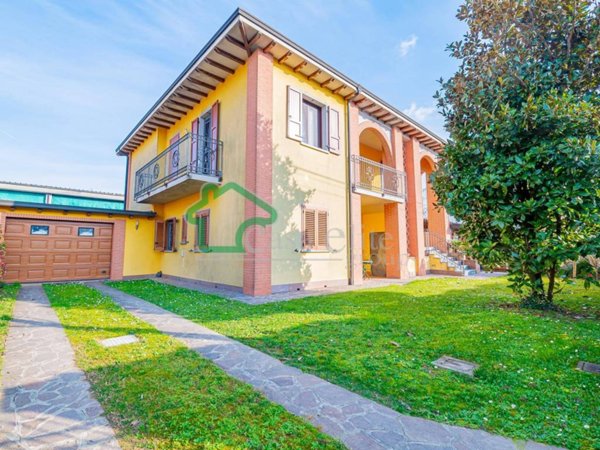 casa indipendente in vendita a Casaletto Ceredano