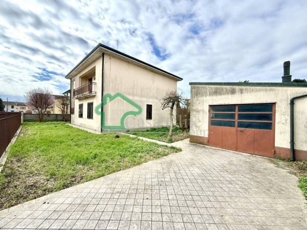 casa indipendente in vendita a Casaletto Ceredano
