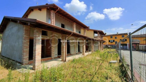casa indipendente in vendita a Casaletto Ceredano