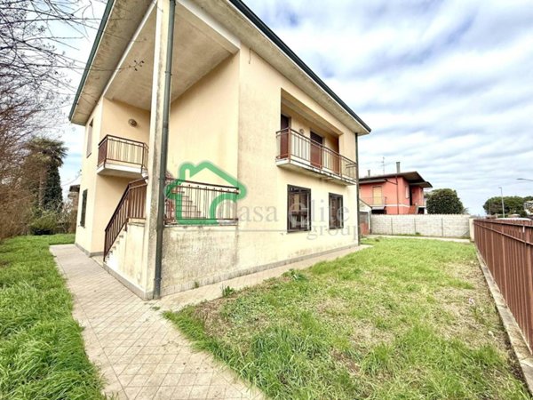casa indipendente in vendita a Casaletto Ceredano