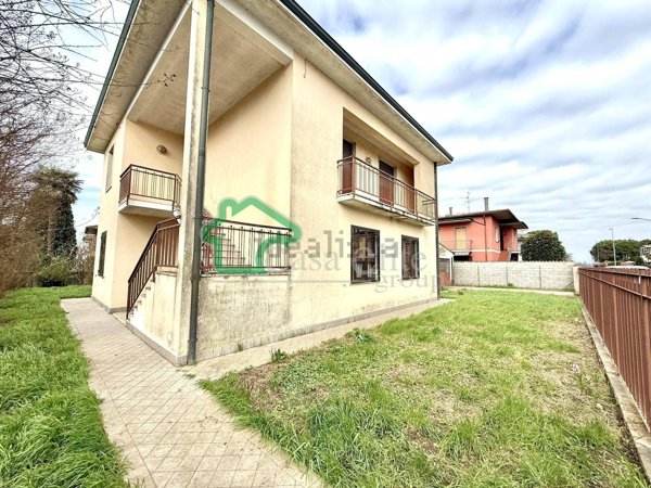 casa indipendente in vendita a Casaletto Ceredano