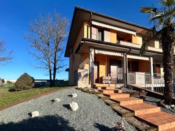 casa indipendente in vendita a Casaletto Ceredano