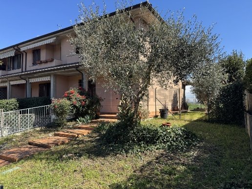 casa indipendente in vendita a Casaletto Ceredano