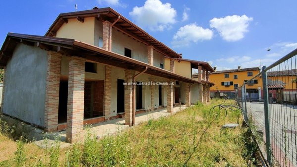 casa indipendente in vendita a Casaletto Ceredano