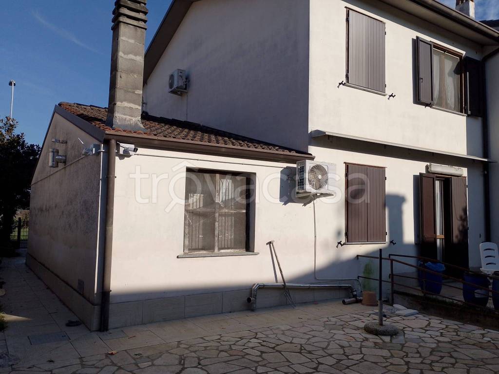 casa indipendente in vendita a Casaletto di Sopra
