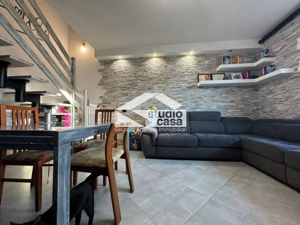 casa indipendente in vendita a Casaletto di Sopra