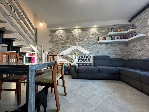 casa indipendente in vendita a Casaletto di Sopra