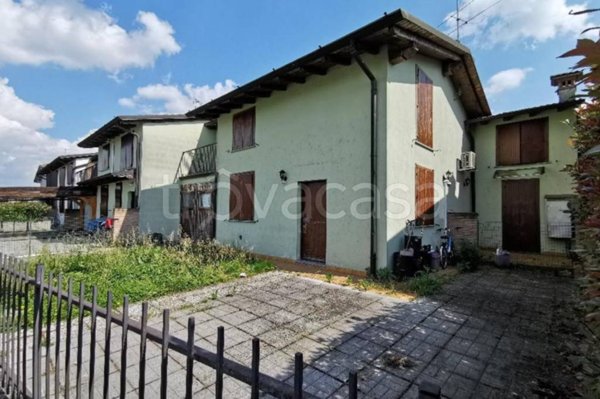 casa indipendente in vendita a Casaletto Vaprio