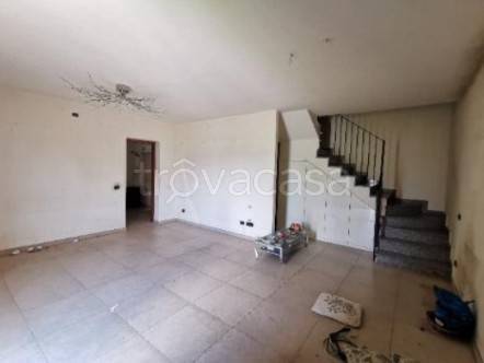 casa indipendente in vendita a Casaletto Vaprio