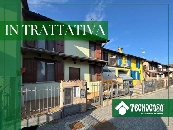 casa indipendente in vendita a Casaletto Vaprio