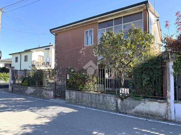 casa indipendente in vendita a Casaletto Vaprio