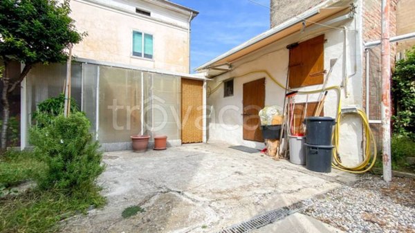 casa indipendente in vendita a Casalmaggiore in zona Agoiolo