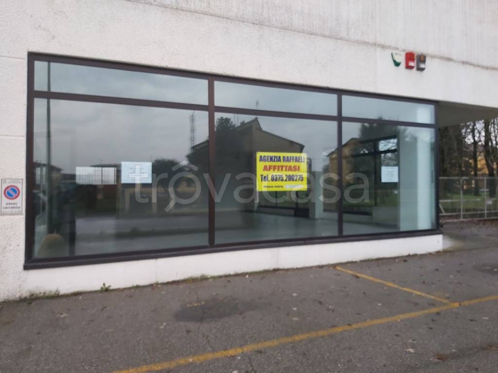 locale commerciale in vendita a Casalmaggiore
