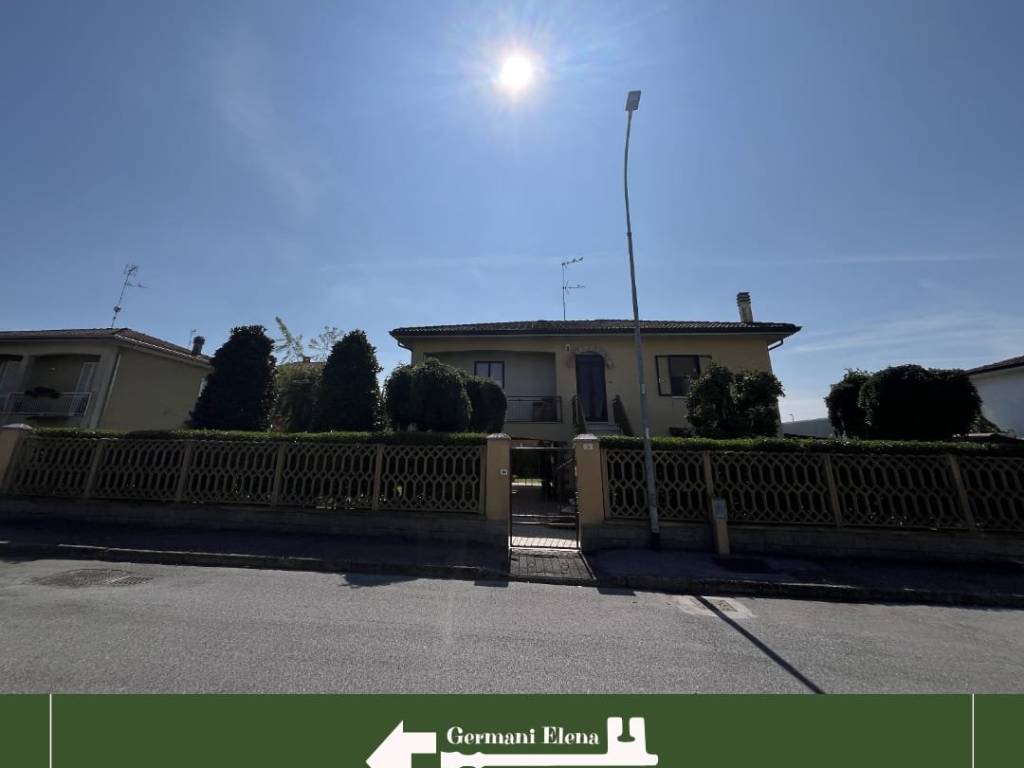 casa indipendente in vendita a Casalmaggiore in zona Agoiolo