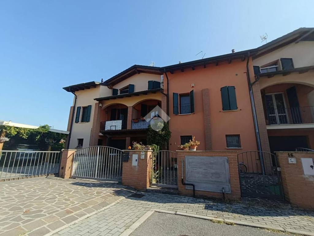 casa indipendente in vendita a Casalmaggiore in zona Vicomoscano