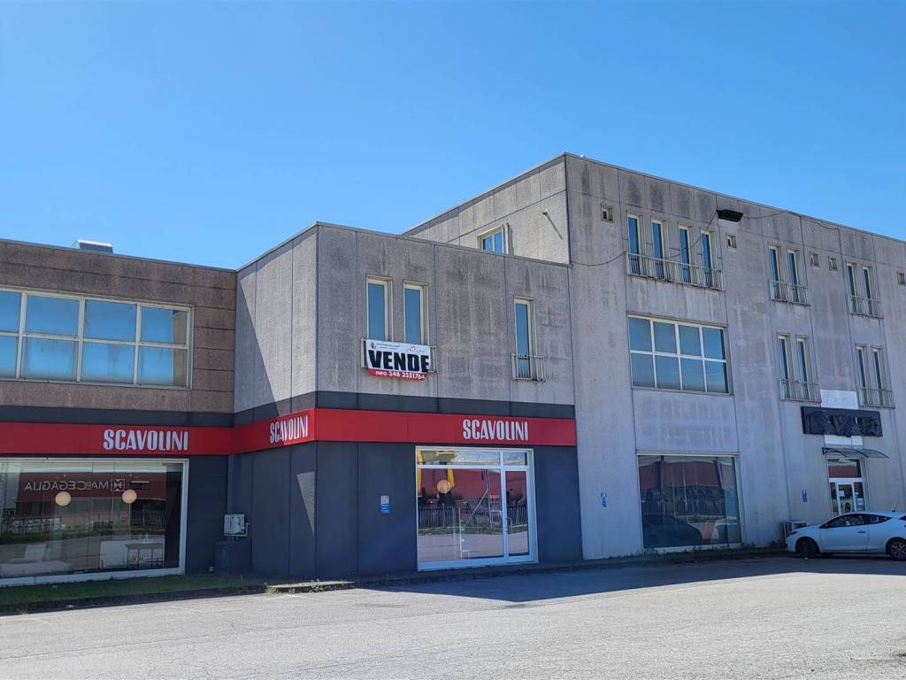 locale commerciale in vendita a Casalmaggiore