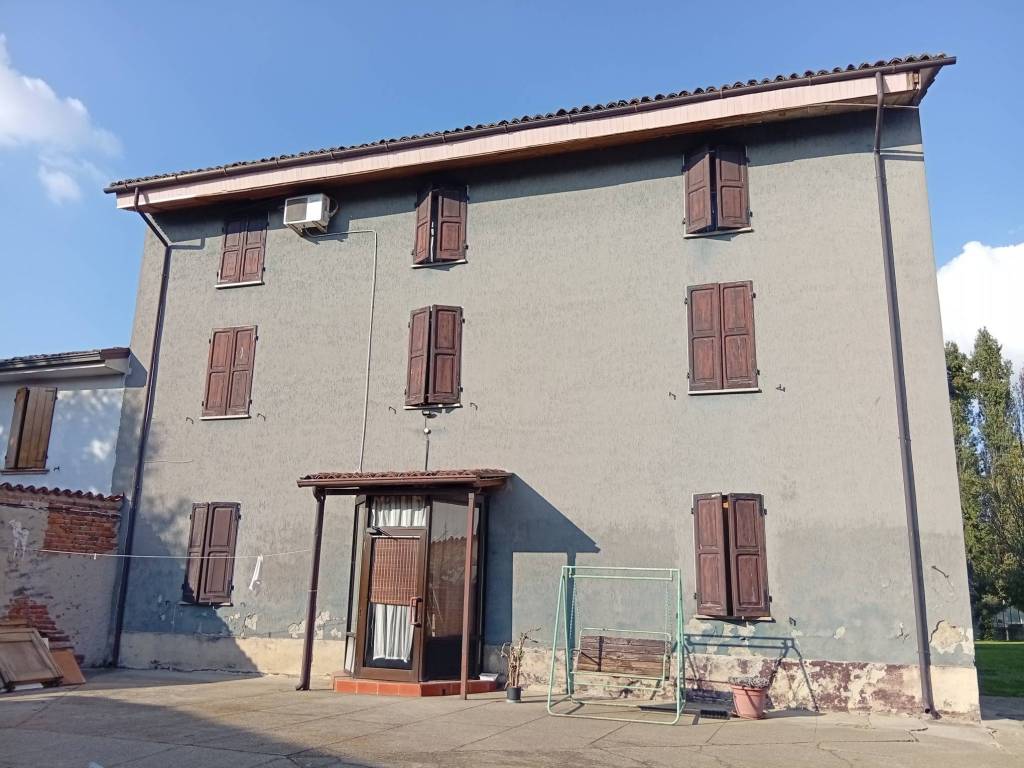 casa indipendente in vendita a Casalmaggiore in zona Vicoboneghisio