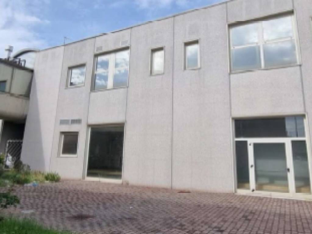 locale commerciale in vendita a Casalmaggiore