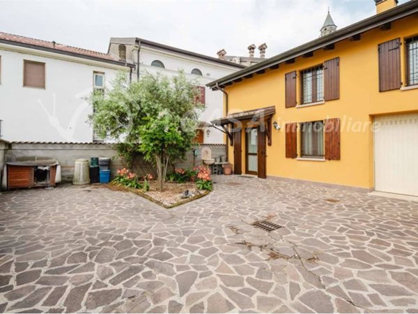 casa indipendente in vendita a Casalmaggiore in zona Casalbellotto