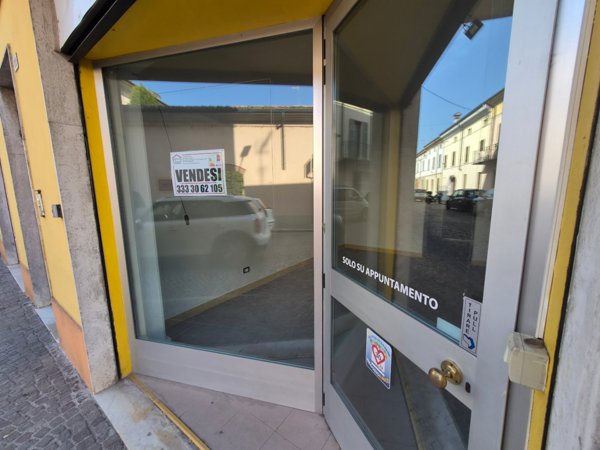 locale commerciale in vendita a Casalmaggiore