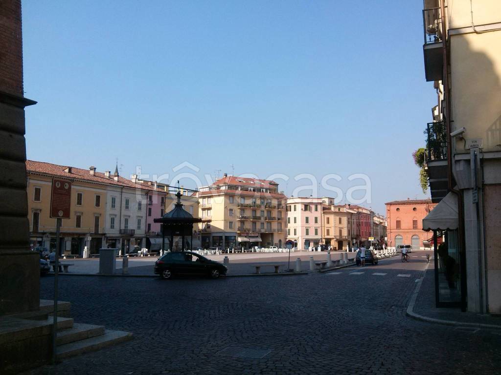 box auto in vendita a Casalmaggiore