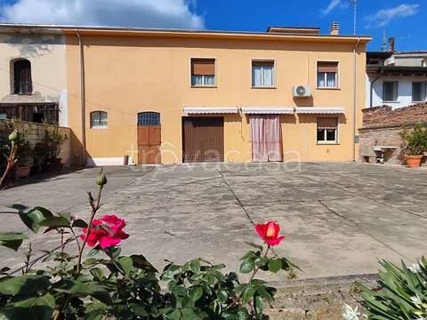 casa indipendente in vendita a Casalmaggiore in zona Casalbellotto