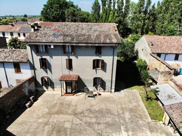 casa indipendente in vendita a Casalmaggiore in zona Vicoboneghisio