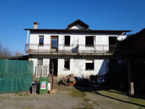 esavano in vendita a Casalmorano