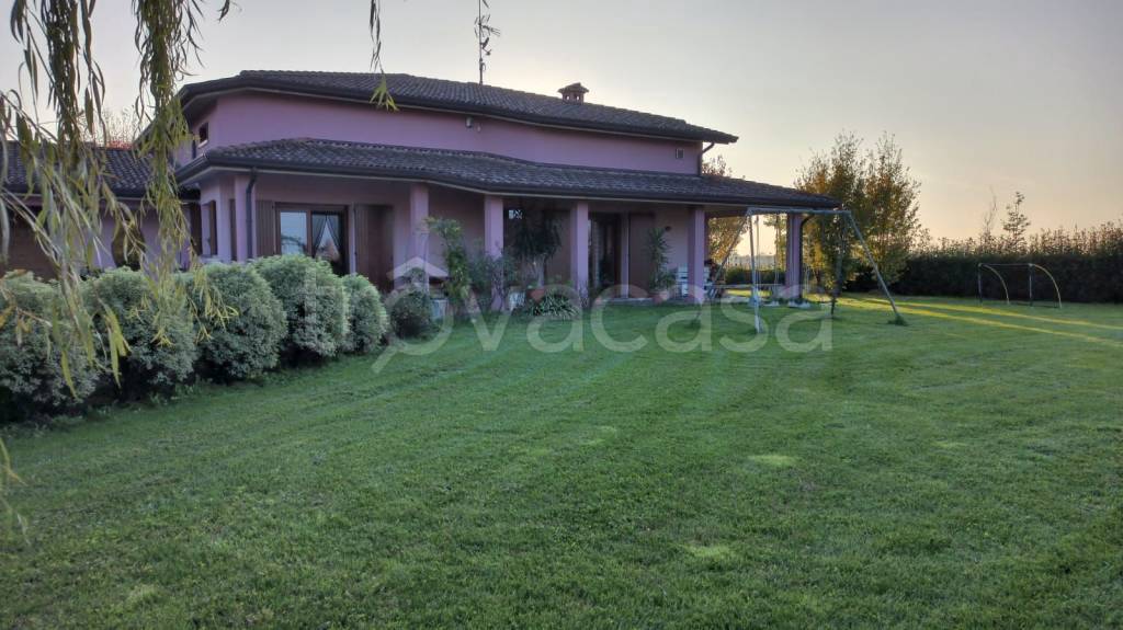 casa indipendente in vendita a Casteldidone
