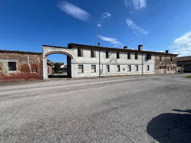 casa indipendente in vendita a Casteldidone