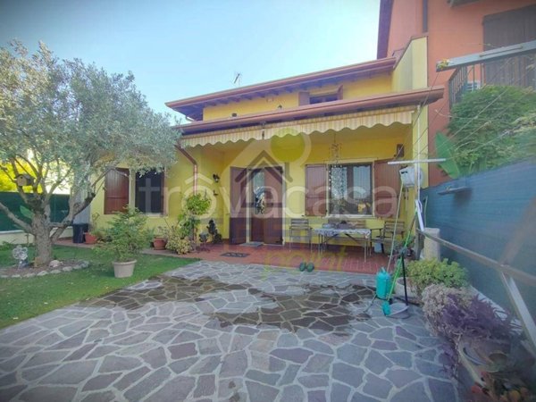 casa indipendente in vendita a Casteldidone