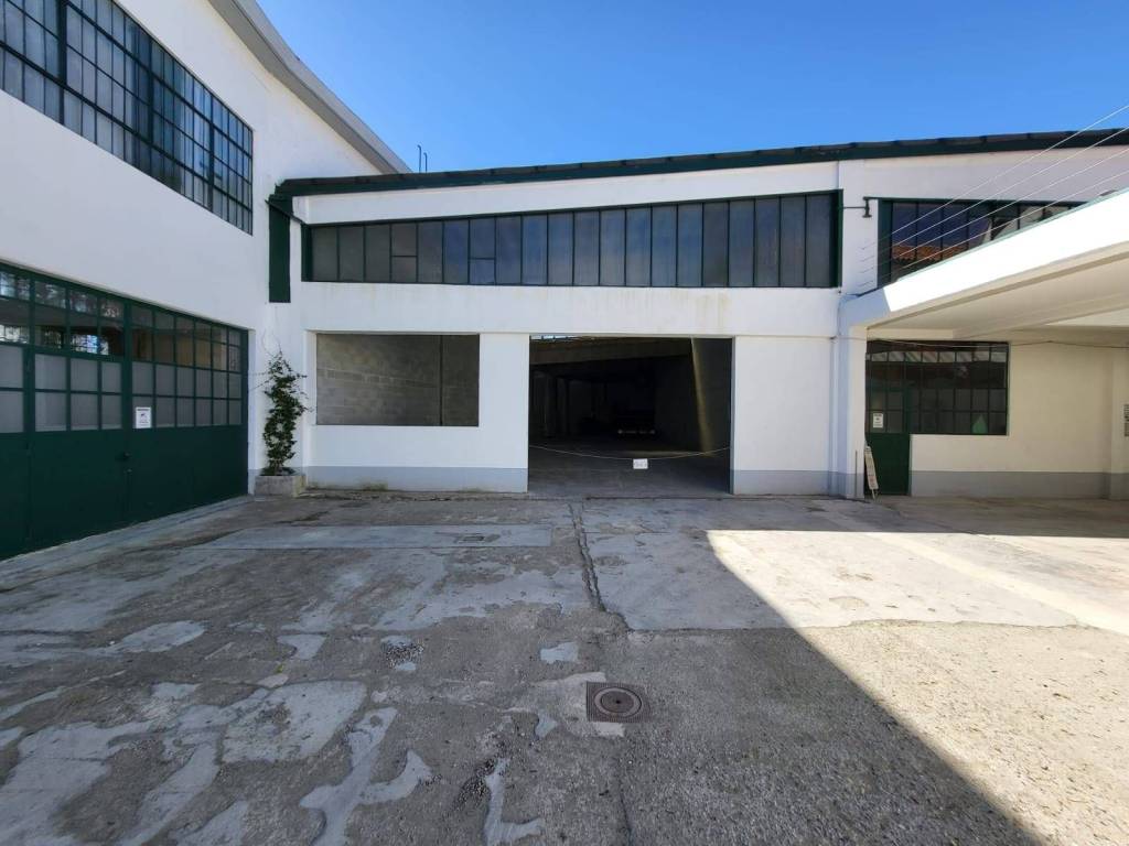 locale commerciale in vendita a Pianezza