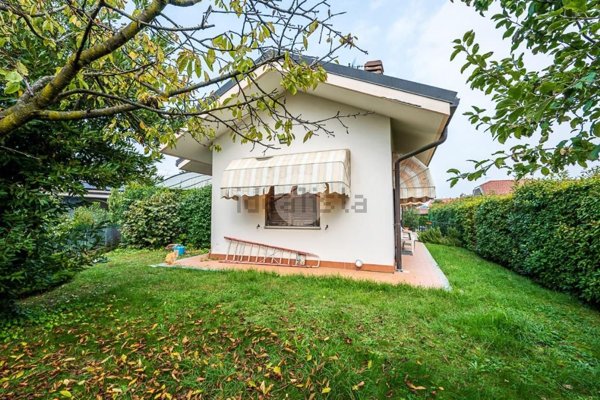 casa indipendente in vendita a Pianezza in zona Parucco