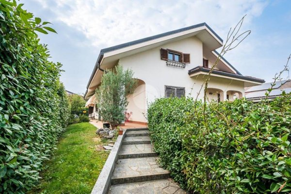 casa indipendente in vendita a Pianezza in zona Parucco