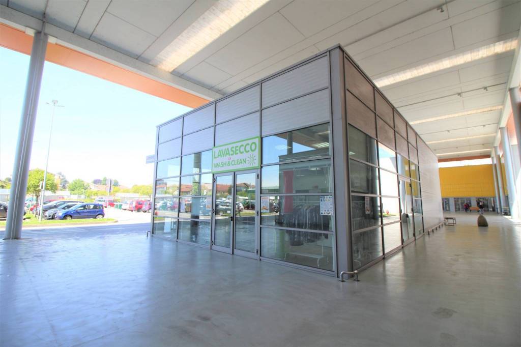 negozio in vendita a Pianezza