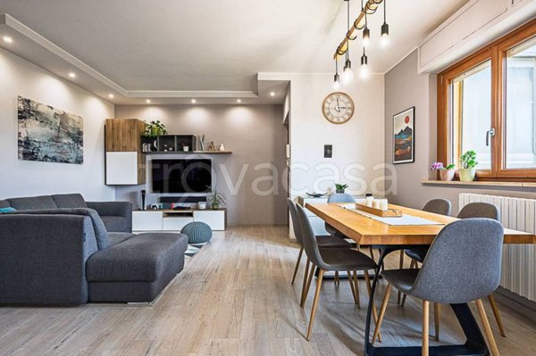 appartamento in vendita a Pianezza in zona Parucco