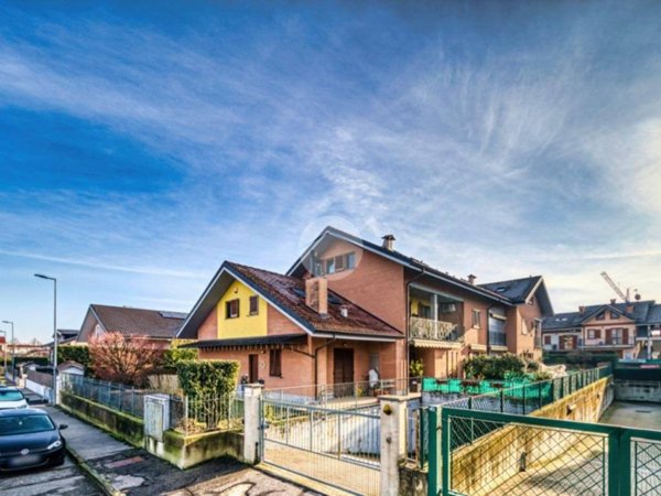 appartamento in vendita a Pianezza in zona Parucco