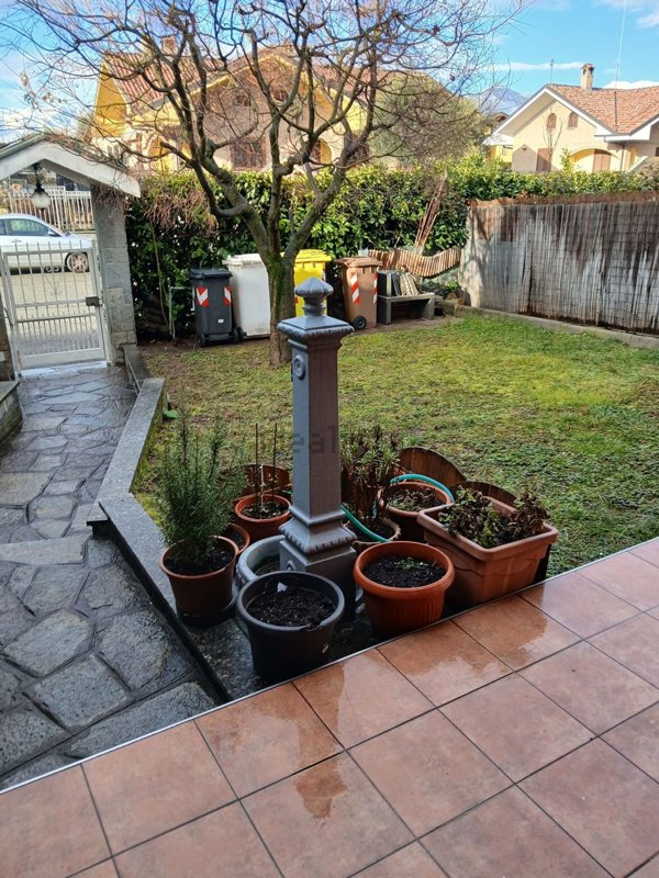 casa indipendente in vendita a Pianezza in zona Parucco