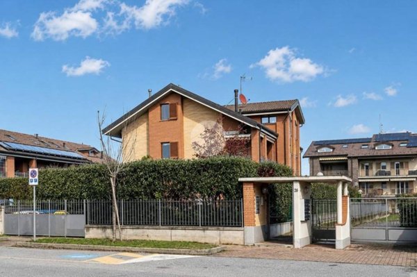 appartamento in vendita a Pianezza in zona Parucco