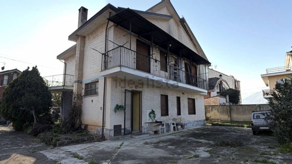 appartamento in vendita a Pianezza in zona Parucco