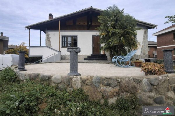 casa indipendente in vendita a Pianezza in zona Parucco