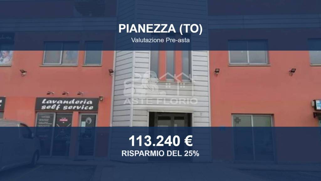locale commerciale in vendita a Pianezza in zona Parucco