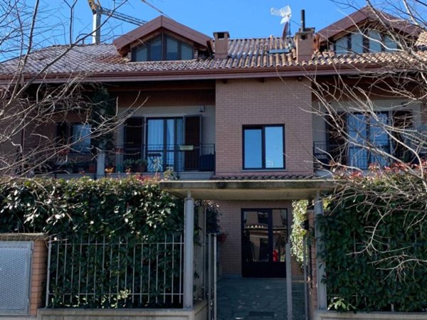appartamento in vendita a Pianezza in zona Parucco