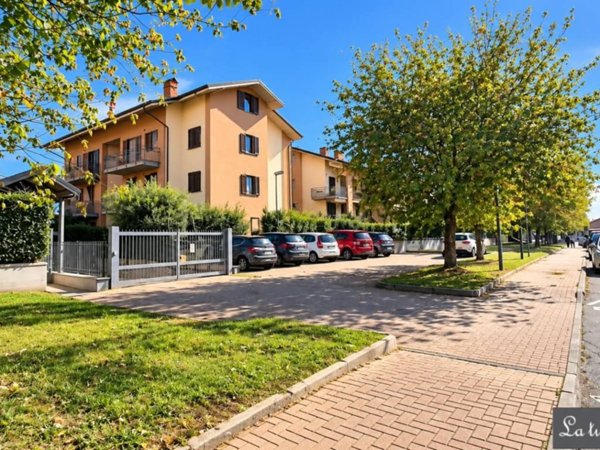 appartamento in vendita a Pianezza in zona Parucco