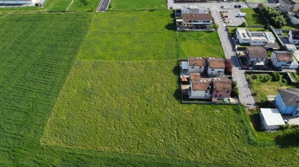 terreno edificabile in vendita a Castel Gabbiano