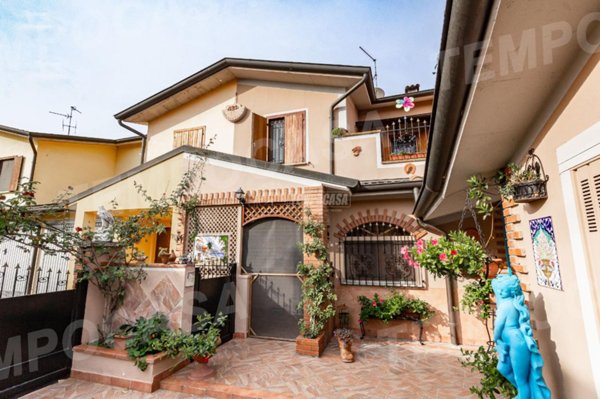 casa indipendente in vendita a Castelleone in zona San Latino