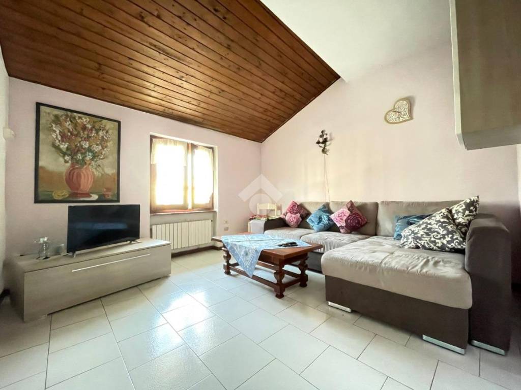casa indipendente in vendita a Castelleone in zona San Latino