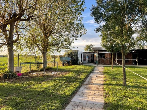 villa in vendita a Castelleone