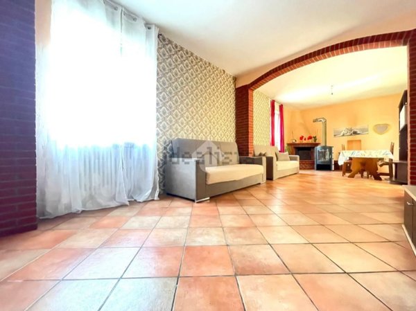 appartamento in vendita a Castelleone in zona Le Valli