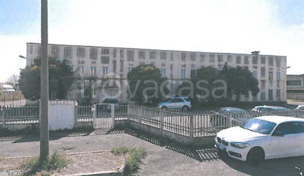 locale commerciale in vendita a Castelleone